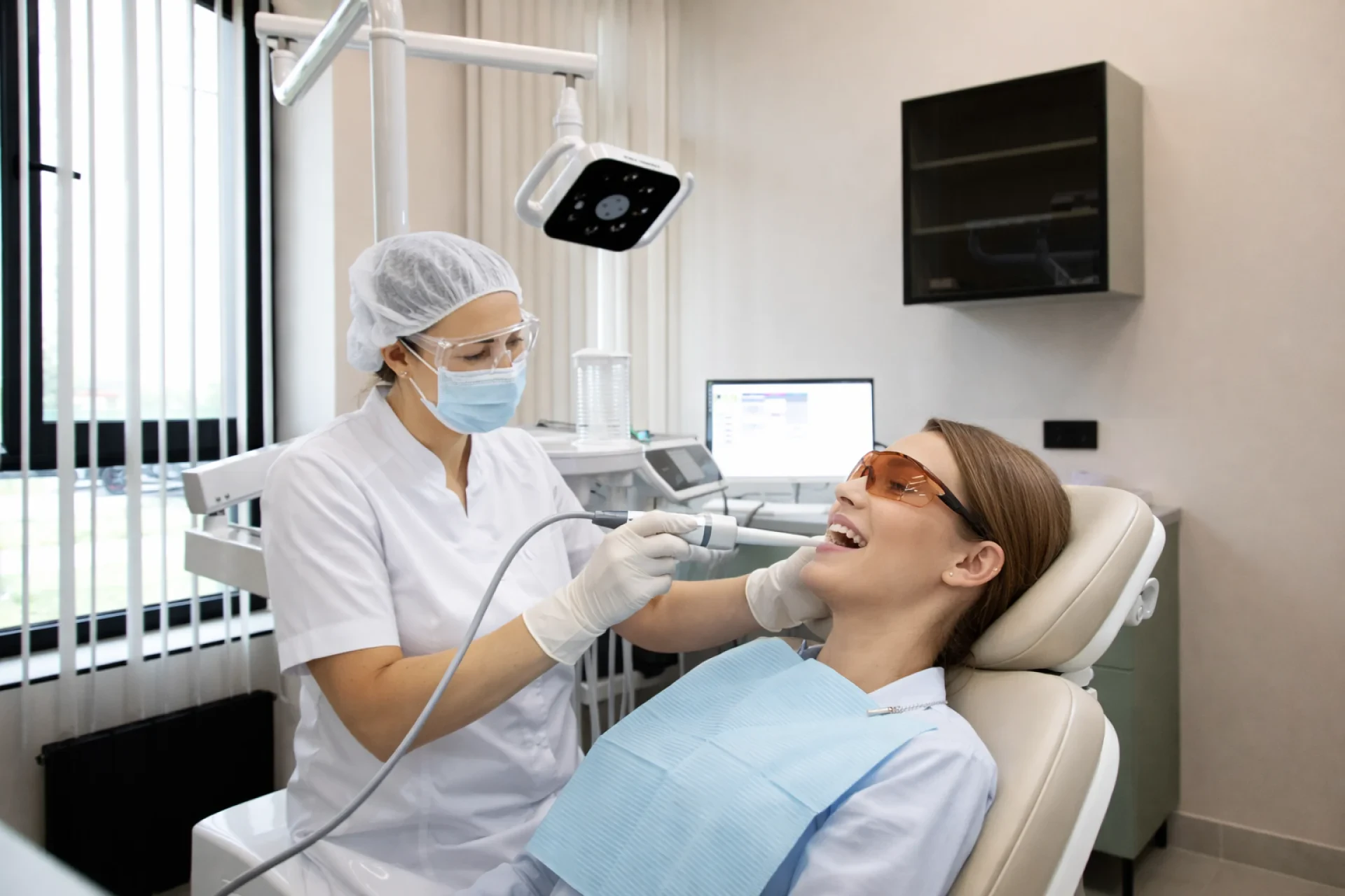 Профессиональная гигиена Air-Flow в Prime Dental